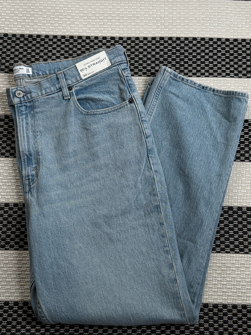 Abercrombie & Fitch 90s Straight Jeans Ultra High Rise Light Wash Size 18R new